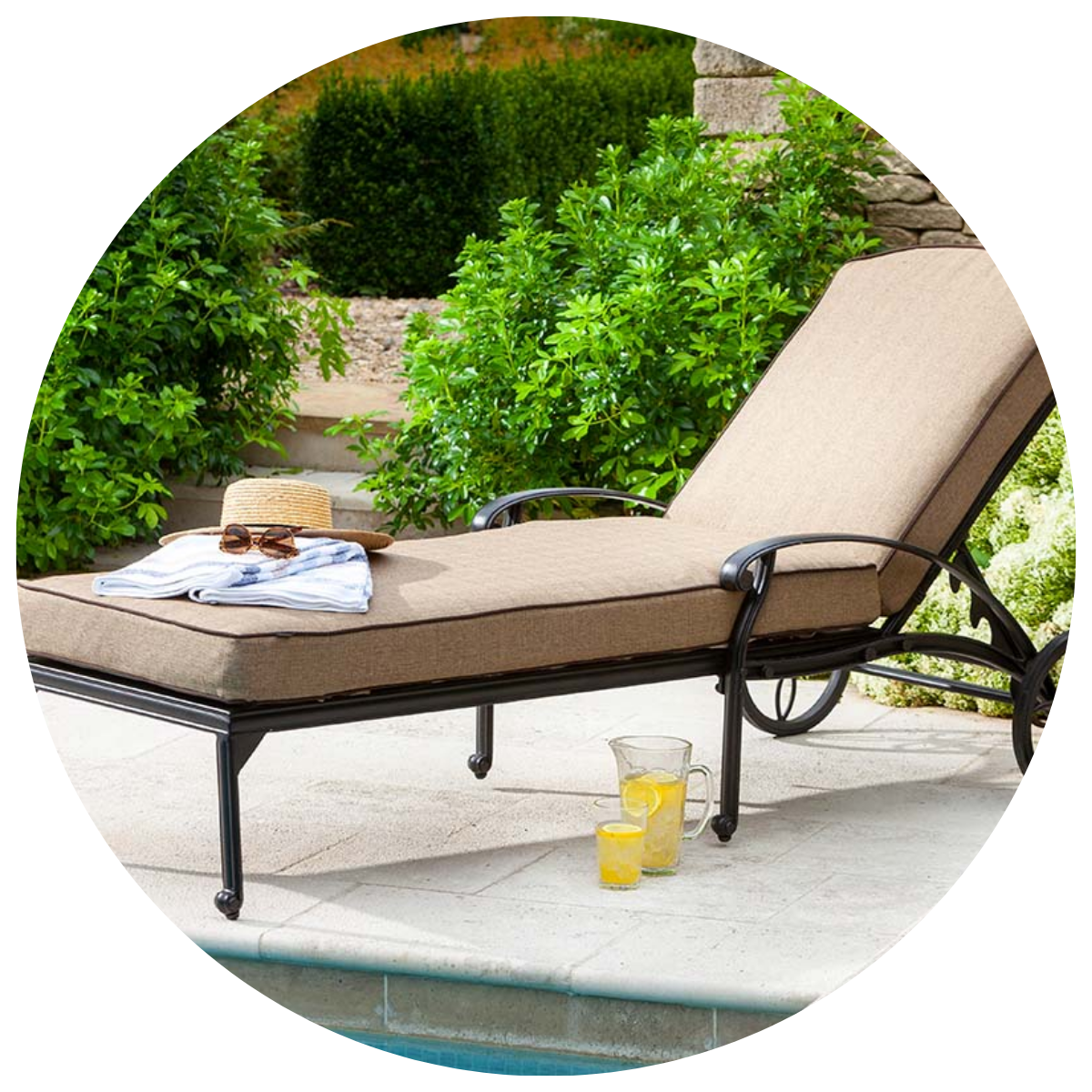 LOUNGERS & EGG CHAIRS